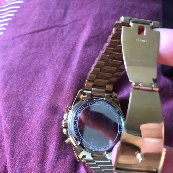 Michael Kors gold & black watch - Picture 2 of 3